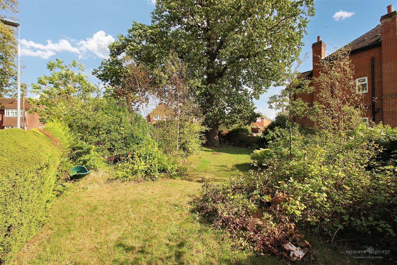 Fircroft Close, Tilehurst, Reading